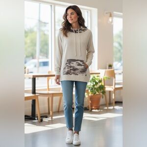 1 clique Women's Cream Camo Hoodie